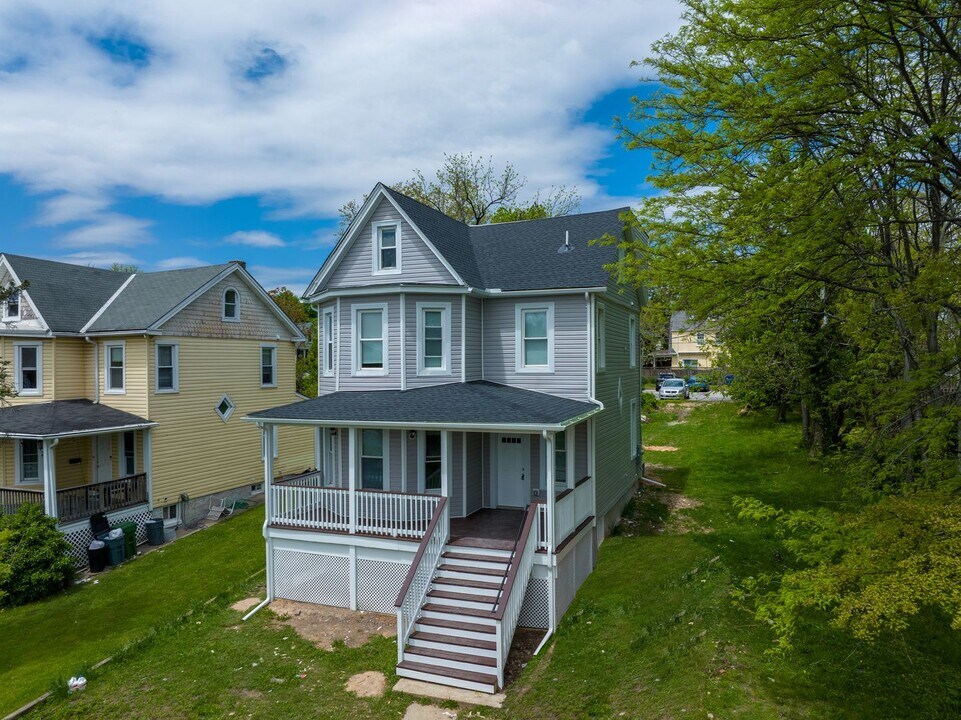 426 Evesham Ave in Baltimore, MD - Building Photo