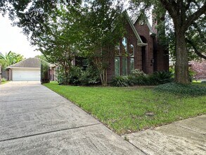 3206 Oakland Dr in Sugar Land, TX - Building Photo - Building Photo