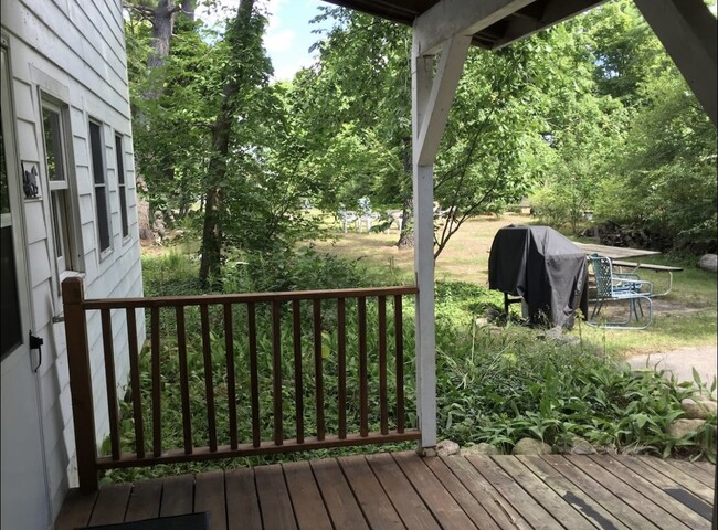 855 E Front St, Unit Beach house on west bay in Traverse City, MI - Foto de edificio - Building Photo