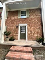 1103 Yanceyville St in Greensboro, NC - Building Photo