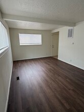 165 W 250 N, Unit 4 plex 4 in Clearfield, UT - Building Photo - Building Photo