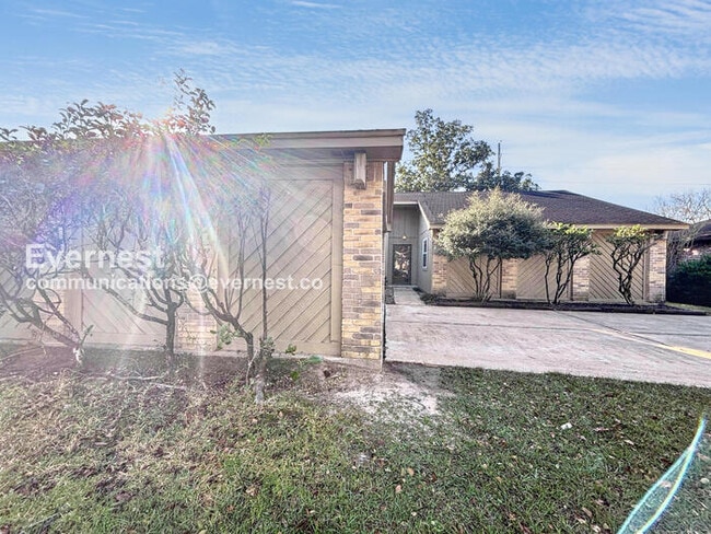 13507 Tara Oak Dr in Houston, TX - Building Photo - Building Photo