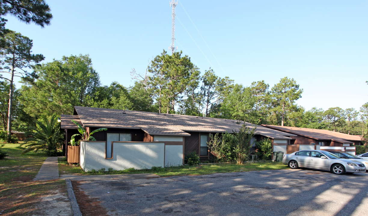 8349 Country Walk Dr in Pensacola, FL - Building Photo