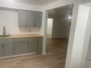 1226 N Main St, Unit 1226Apt4 in Rockford, IL - Foto de edificio - Building Photo