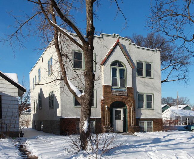 3700 42nd Ave S in Minneapolis, MN - Building Photo - Building Photo