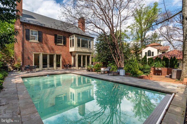 2468 Belmont Rd NW in Washington, DC - Building Photo - Building Photo