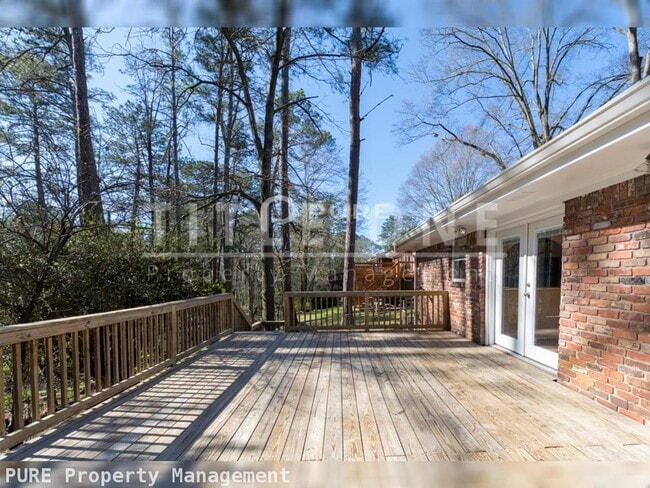 2435 Woodacres Rd NE in Atlanta, GA - Building Photo - Building Photo