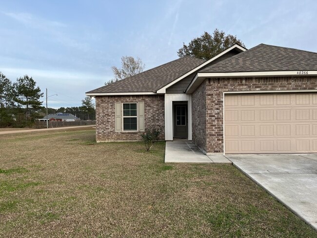 48266 Labonte Ln in Tickfaw, LA - Building Photo - Building Photo