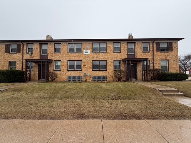 5729 W Lincoln Ave, Unit 6