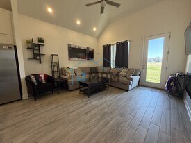 492 Cliff Bullock Dr in Sterlington, LA - Building Photo