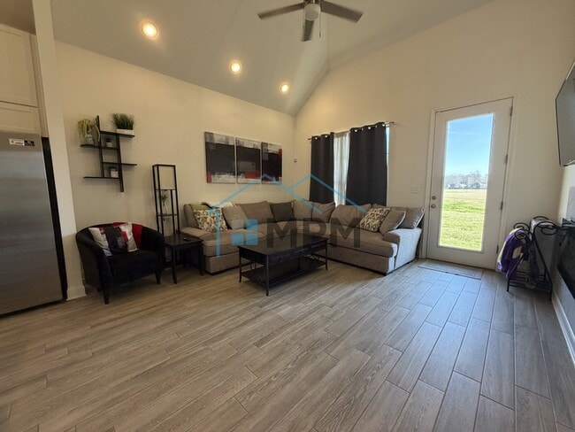 property at 492 Cliff Bullock Dr