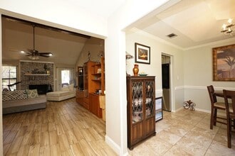 812 St Pierre Cove in Niceville, FL - Building Photo - Building Photo