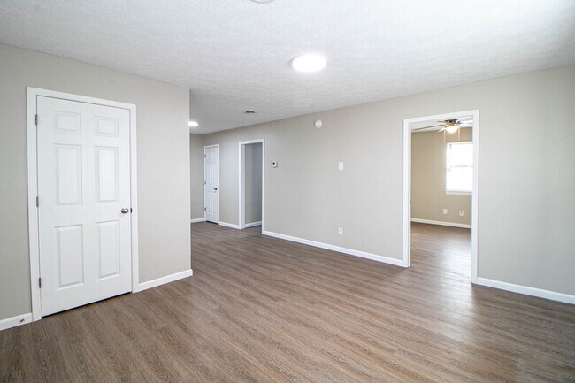 10-410 Thompsonville Ln in Oak Grove, KY - Building Photo - Building Photo