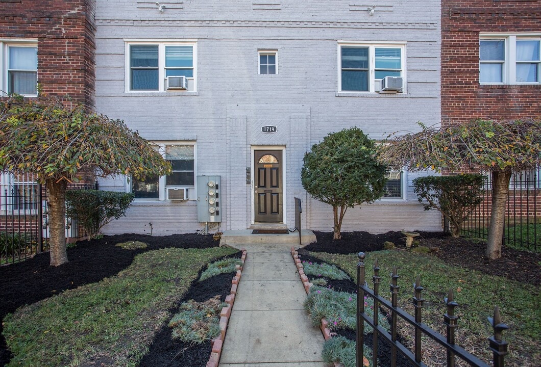 1719 H St NE, Unit 1 in Washington, DC - Foto de edificio