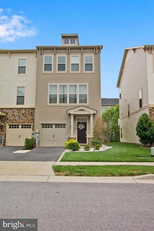 property at 214 Tanner Ln