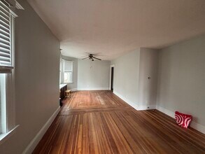 42 Richard St in West Hartford, CT - Building Photo - Building Photo