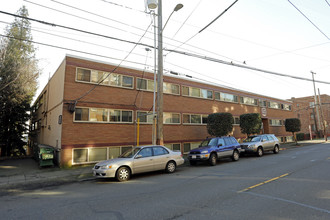 Prime location for walkable living near sh... in Seattle, WA - Building Photo - Building Photo