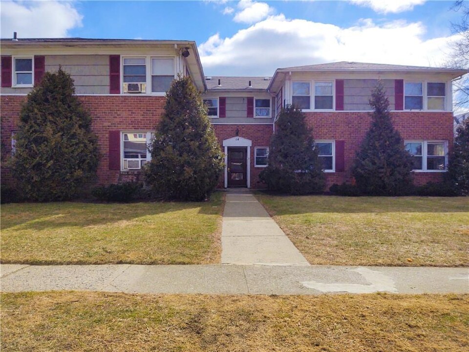 14 Stevens St in White Plains, NY - Foto de edificio