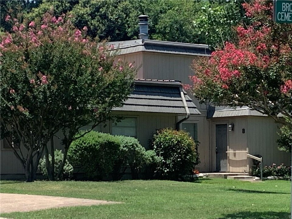 710 Castle Ridge Rd in Austin, TX - Building Photo