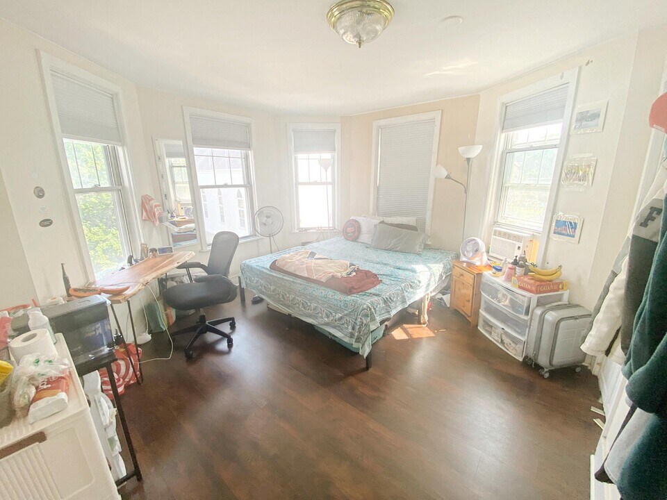 739 Parker St, Unit 2 in Boston, MA - Building Photo