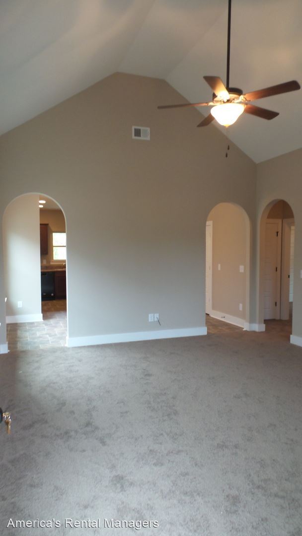 905 Maple Trace photo'