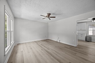 202 November St in Garner, NC - Building Photo - Building Photo