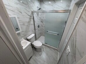 61 Bowling Ln, Unit 1 in Deer Park, NY - Building Photo - Building Photo