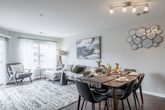 Arrive Fort Lee in Fort Lee, NJ - Foto de edificio - Interior Photo