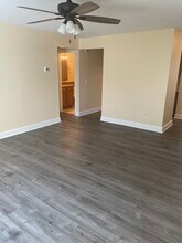 650 Perrie Dr, Unit 3rd floor in Elk Grove Village, IL - Building Photo - Building Photo