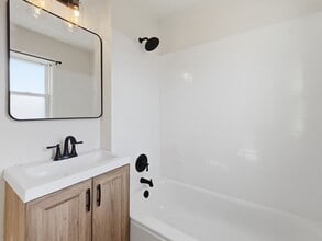 41 W George Ave in Hazel Park, MI - Building Photo - Building Photo