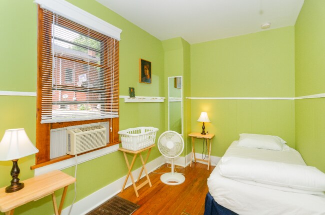 property at 16 Ravenscroft Dr