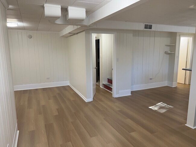 513 Midvale St, Unit Basement Studio in Lynchburg, VA - Building Photo - Building Photo
