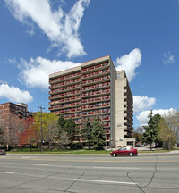 Wishing Well Manor in Toronto, ON - Building Photo - Building Photo