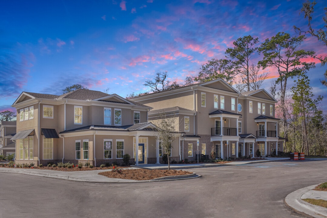 Enclave at Bluffton Park in Bluffton, SC - Foto de edificio