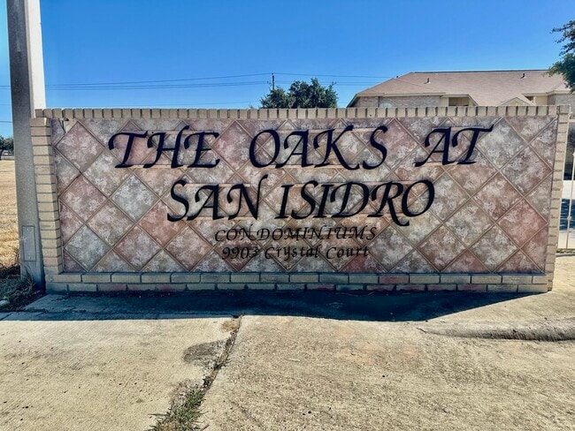 9903 Crystal Ct in Laredo, TX - Building Photo - Building Photo