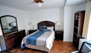 2401 H St NW, Unit 614 in Washington, DC - Building Photo - Building Photo