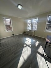 25-15 34th Ave-Unit -2F in Queens, NY - Building Photo - Building Photo