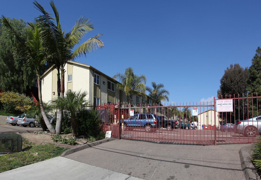 Alder Apartments in San Diego, CA - Building Photo