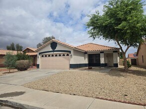 15736 W Crocus Dr in Surprise, AZ - Building Photo - Building Photo