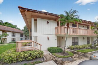 134 Brackenwood Rd in Palm Beach Gardens, FL - Building Photo - Building Photo