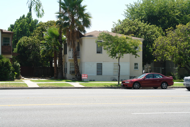 1719 N Glenoaks Blvd in Burbank, CA - Building Photo - Building Photo