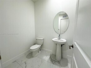 12332 SW 44th St in Davie, FL - Building Photo - Building Photo