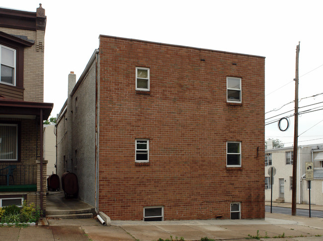 600 Dekalb St in Bridgeport, PA - Building Photo - Building Photo