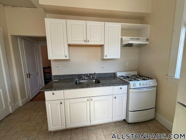 215 Harvard Ave, Unit 12 in Boston, MA - Building Photo - Building Photo
