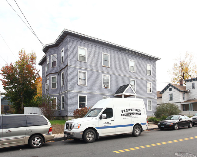 109 Pearl St in Enfield, CT - Building Photo - Building Photo