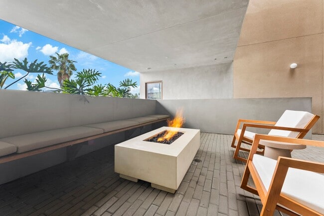 Fora in San Diego, CA - Building Photo - Building Photo