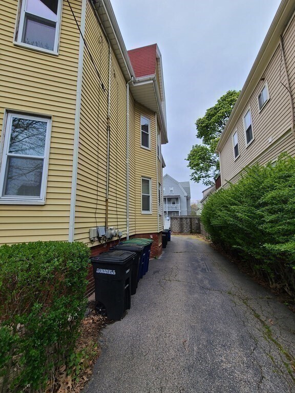 36 Spencer Ave, Unit 2 in Somerville, MA - Building Photo - Building Photo