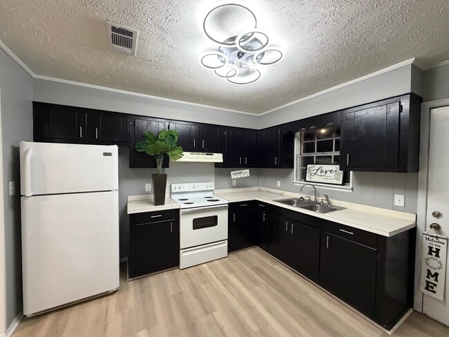 property at 1109 6th St