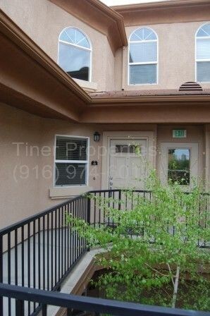 1900 Danbrook Dr-Unit -#326 in Sacramento, CA - Foto de edificio - Building Photo