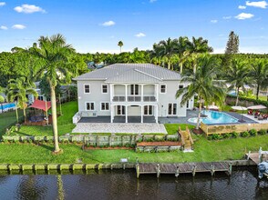 703 Ramie Ct in Port St. Lucie, FL - Foto de edificio - Building Photo